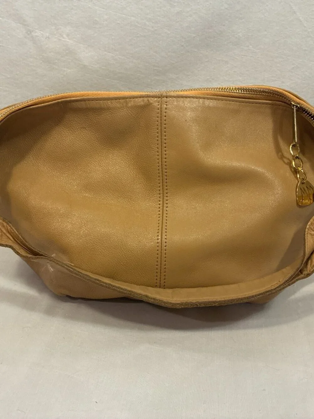 Vintage MM Morris Moskowitz Tan Leather Slouchy Hobo Shoulder Bag Charm Pull